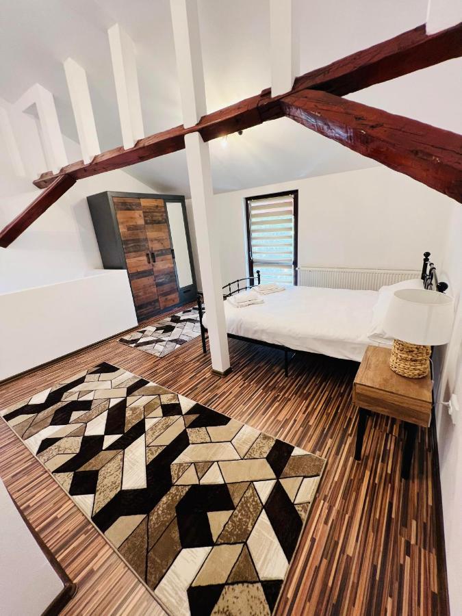 Apartament In Regim Hotelier King Medias Exterior photo